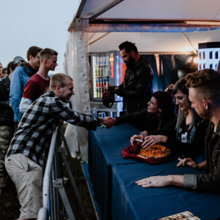 Nova Rock Festival 2018 - Day 1 - Autogrammzelt @ Pannonia Fields