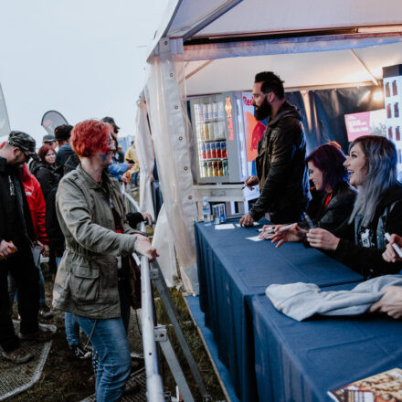 Nova Rock Festival 2018 - Day 1 - Autogrammzelt @ Pannonia Fields