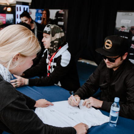 Nova Rock Festival 2018 - Day 1 - Autogrammzelt @ Pannonia Fields