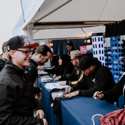 Nova Rock Festival 2018 - Day 1 - Autogrammzelt @ Pannonia Fields