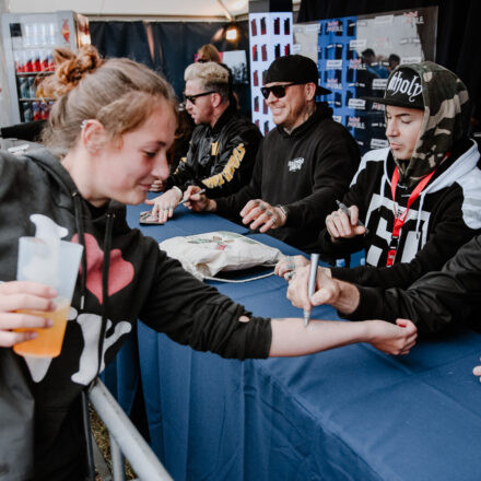 Nova Rock Festival 2018 - Day 1 - Autogrammzelt @ Pannonia Fields