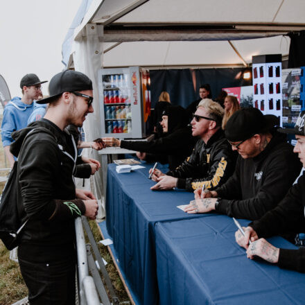 Nova Rock Festival 2018 - Day 1 - Autogrammzelt @ Pannonia Fields