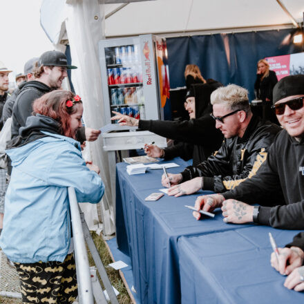 Nova Rock Festival 2018 - Day 1 - Autogrammzelt @ Pannonia Fields