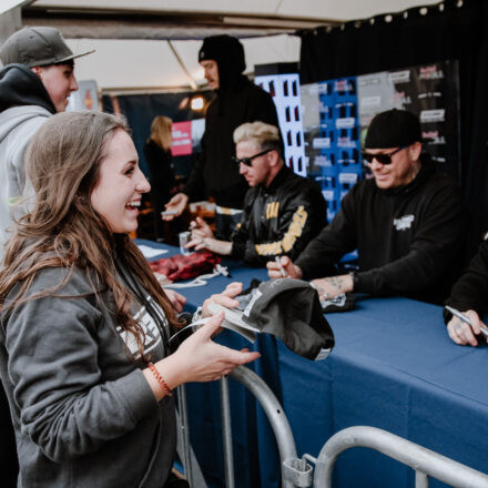 Nova Rock Festival 2018 - Day 1 - Autogrammzelt @ Pannonia Fields