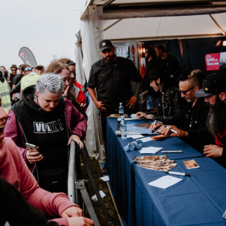 Nova Rock Festival 2018 - Day 1 - Autogrammzelt @ Pannonia Fields
