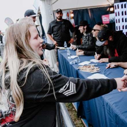 Nova Rock Festival 2018 - Day 1 - Autogrammzelt @ Pannonia Fields