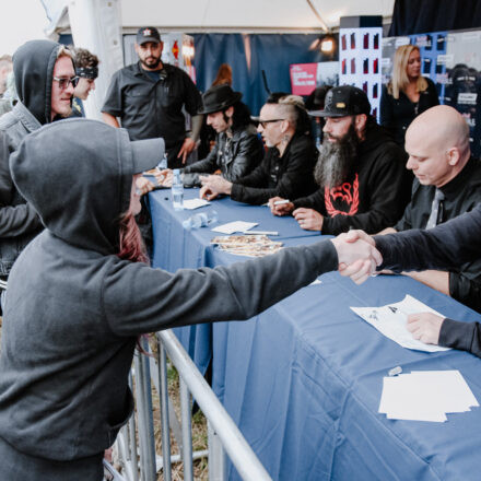 Nova Rock Festival 2018 - Day 1 - Autogrammzelt @ Pannonia Fields