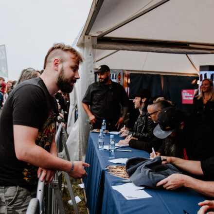 Nova Rock Festival 2018 - Day 1 - Autogrammzelt @ Pannonia Fields