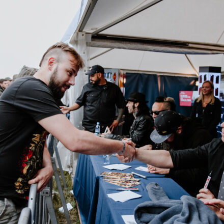 Nova Rock Festival 2018 - Day 1 - Autogrammzelt @ Pannonia Fields