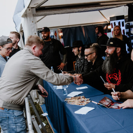 Nova Rock Festival 2018 - Day 1 - Autogrammzelt @ Pannonia Fields