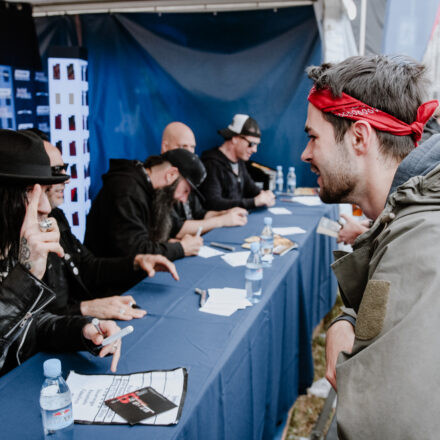 Nova Rock Festival 2018 - Day 1 - Autogrammzelt @ Pannonia Fields