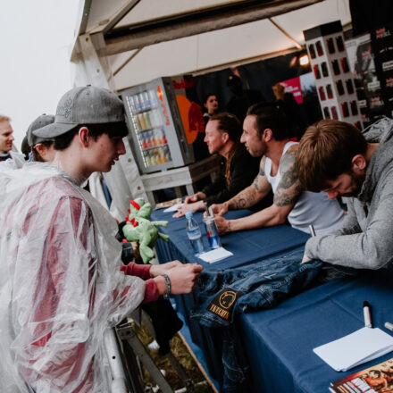 Nova Rock Festival 2018 - Day 1 - Autogrammzelt @ Pannonia Fields