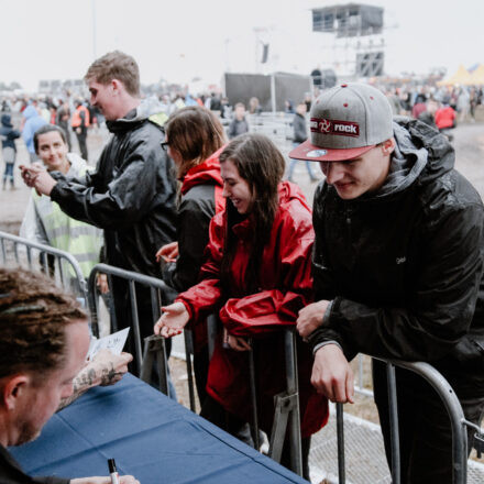 Nova Rock Festival 2018 - Day 1 - Autogrammzelt @ Pannonia Fields