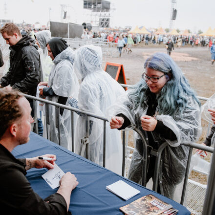 Nova Rock Festival 2018 - Day 1 - Autogrammzelt @ Pannonia Fields