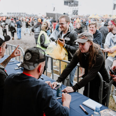 Nova Rock Festival 2018 - Day 1 - Autogrammzelt @ Pannonia Fields