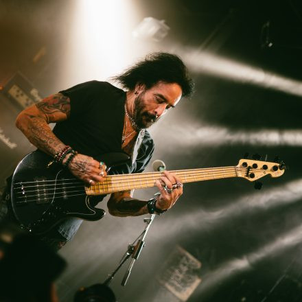 Marco Mendoza