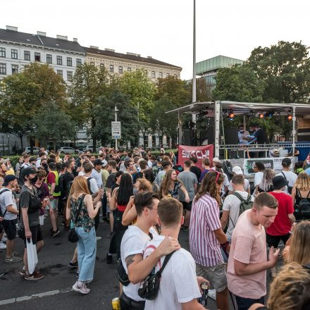 #SAVETHERAVE Club Kultur Demo