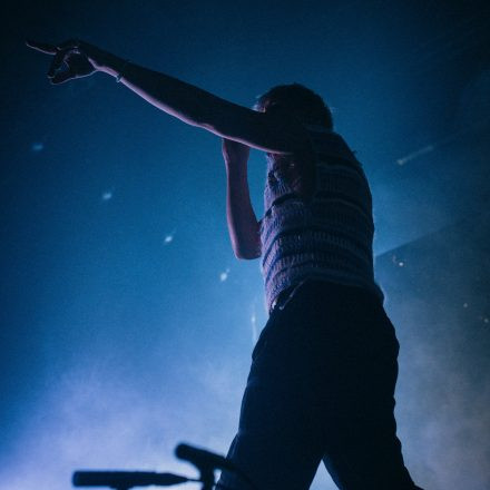 01099