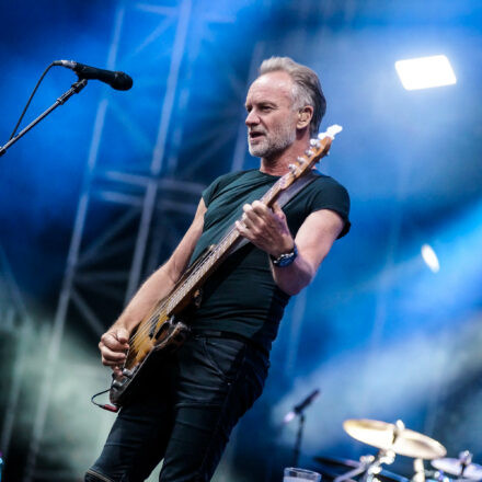 Sting @ Burg Clam