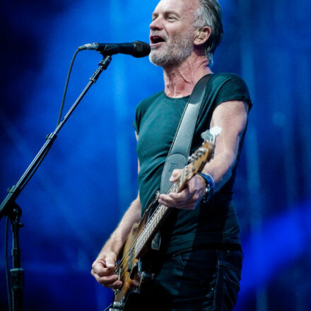 Sting @ Burg Clam