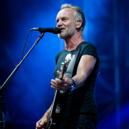 Sting @ Burg Clam