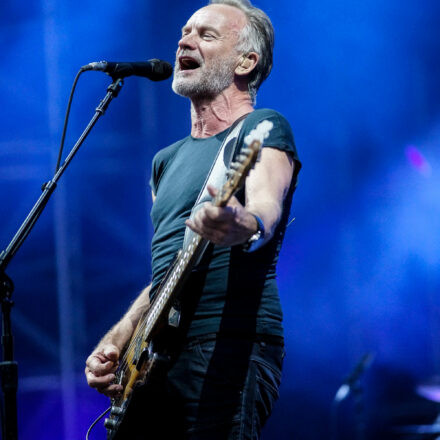 Sting @ Burg Clam