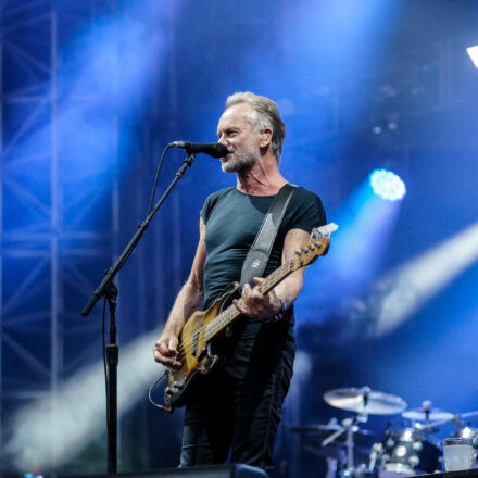 Sting @ Burg Clam