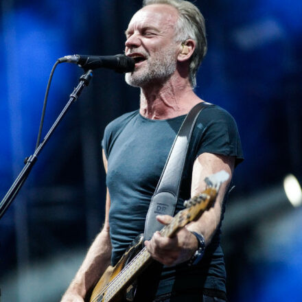 Sting @ Burg Clam