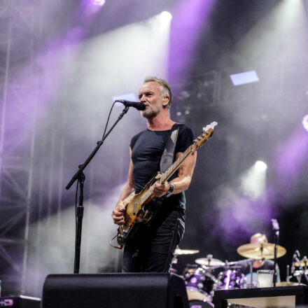 Sting @ Burg Clam