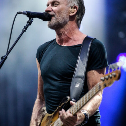 Sting @ Burg Clam