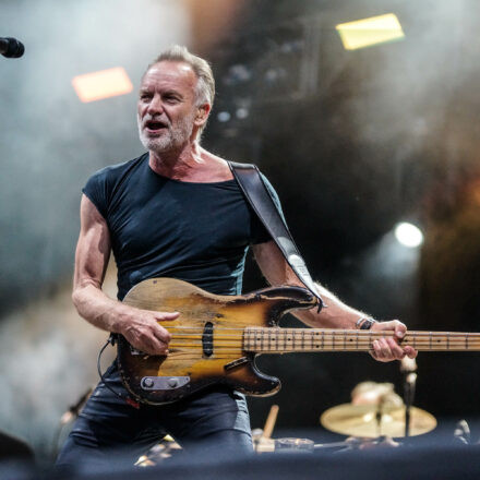 Sting @ Burg Clam