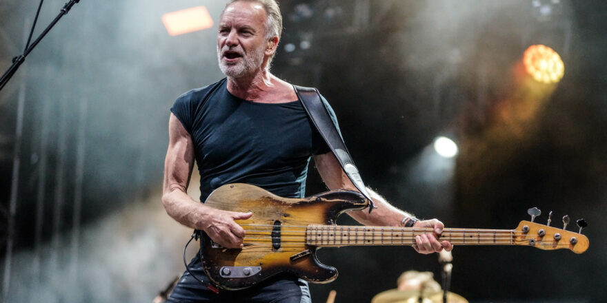 Sting @ Burg Clam