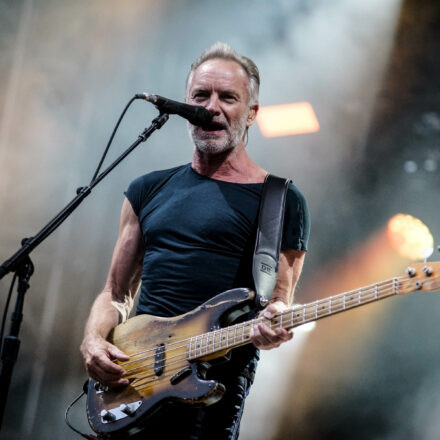 Sting @ Burg Clam