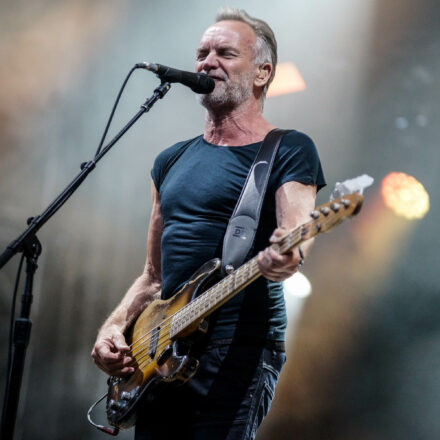 Sting @ Burg Clam