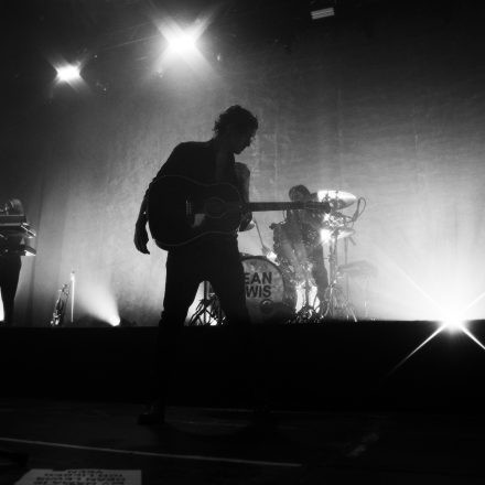 Dean Lewis