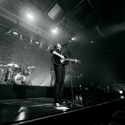 Dean Lewis