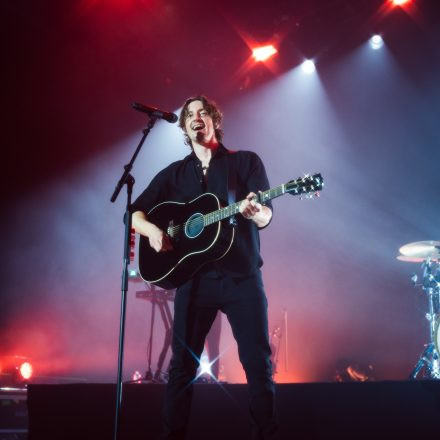 Dean Lewis