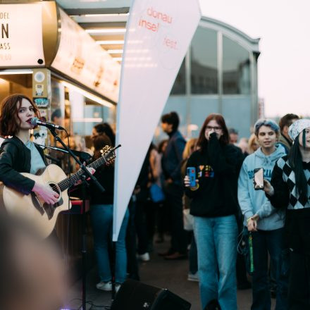 Female Würstelstand Pop-up Konzert