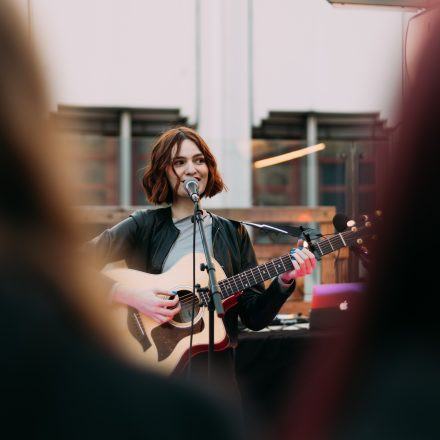 Female Würstelstand Pop-up Konzert
