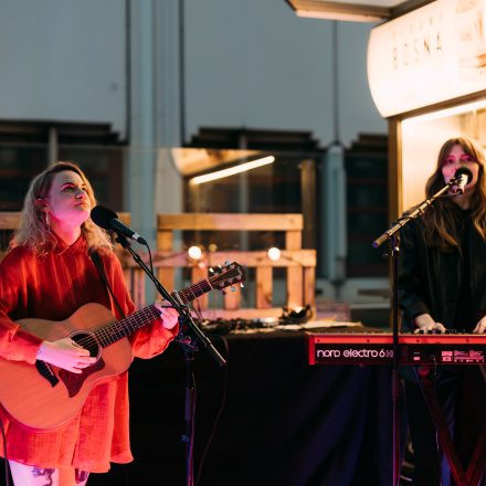 Female Würstelstand Pop-up Konzert