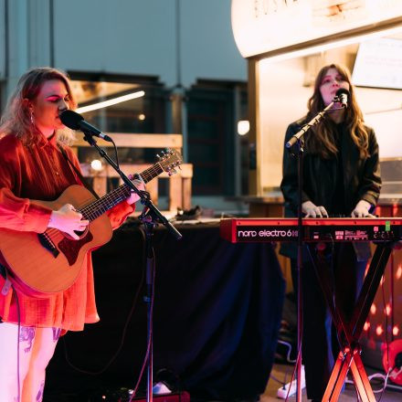 Female Würstelstand Pop-up Konzert