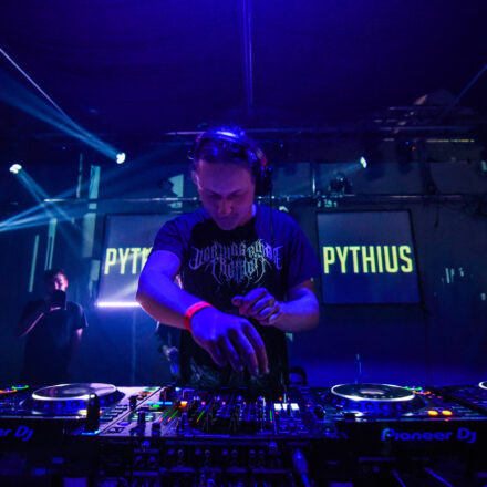 Fasten Your Seatbelts w/ Pythius @ Warehouse