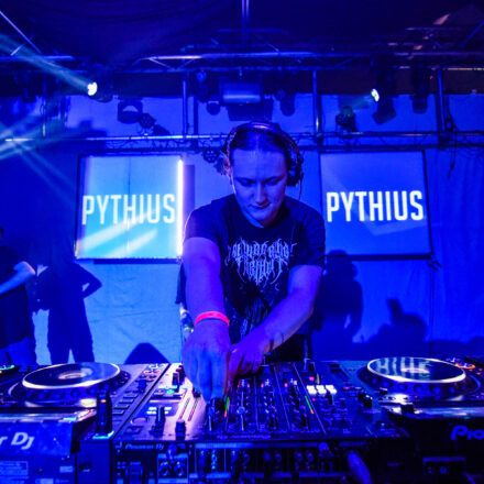 Fasten Your Seatbelts w/ Pythius @ Warehouse