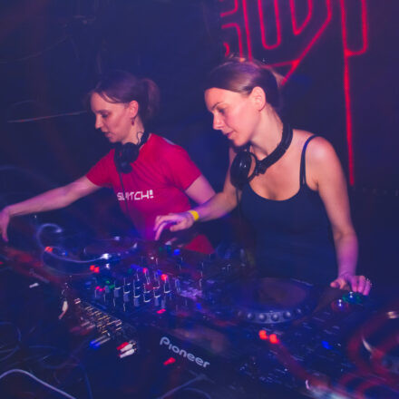 Switch! presents Dj Premium, Simula & Mc Funsta @ Flex