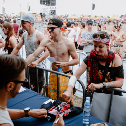 Nova Rock Festival 2018 – Day 3 – Autogrammzelt @ Pannonia Fields