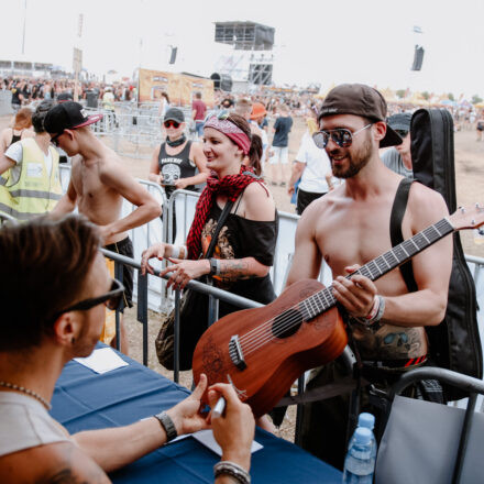 Nova Rock Festival 2018 – Day 3 – Autogrammzelt @ Pannonia Fields