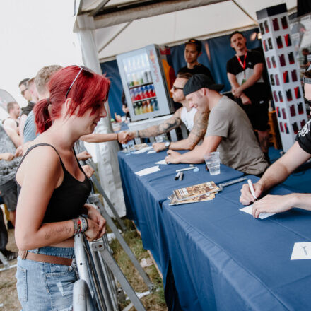 Nova Rock Festival 2018 – Day 3 – Autogrammzelt @ Pannonia Fields