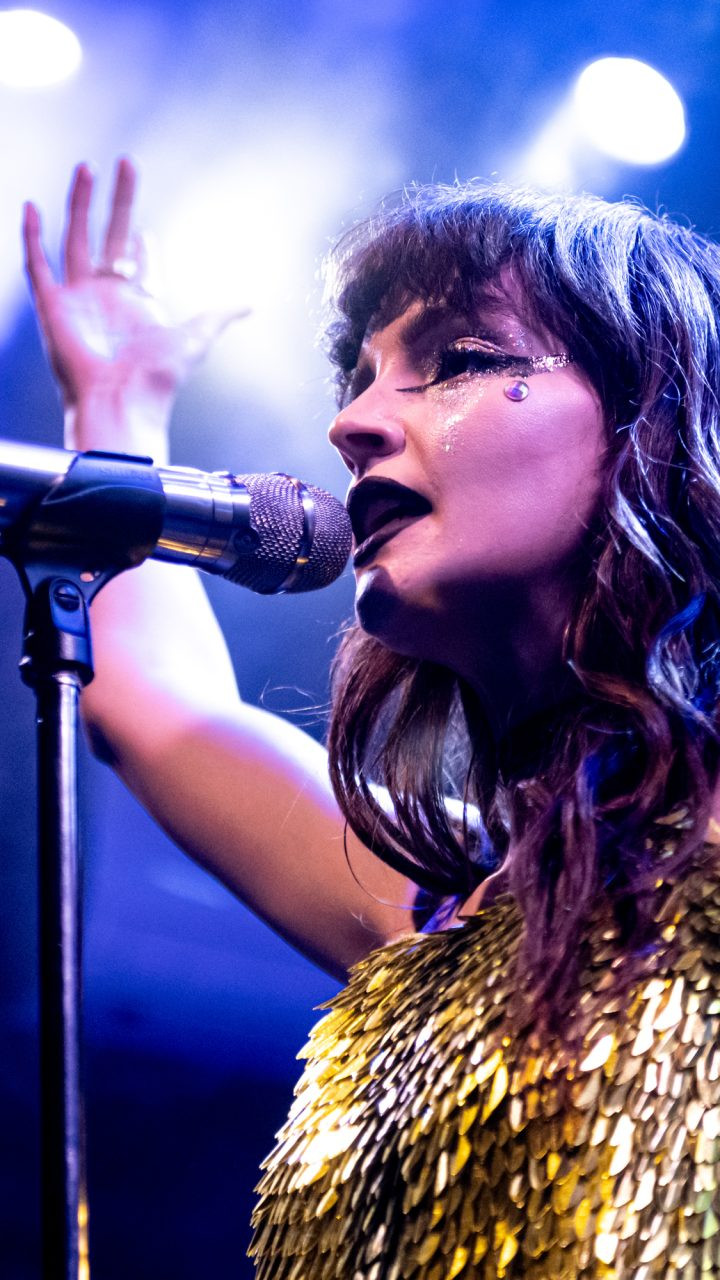 Lauren Mayberry @ Flex