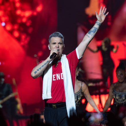 ROBBIE WILLIAMS