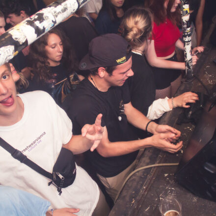 Switch! Editions feat Darkzy & Tsuki @ Flex